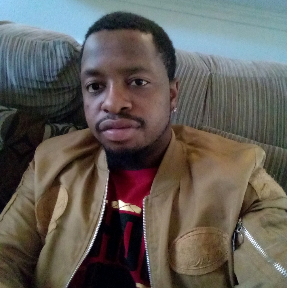 Meet your Posher, Dominique